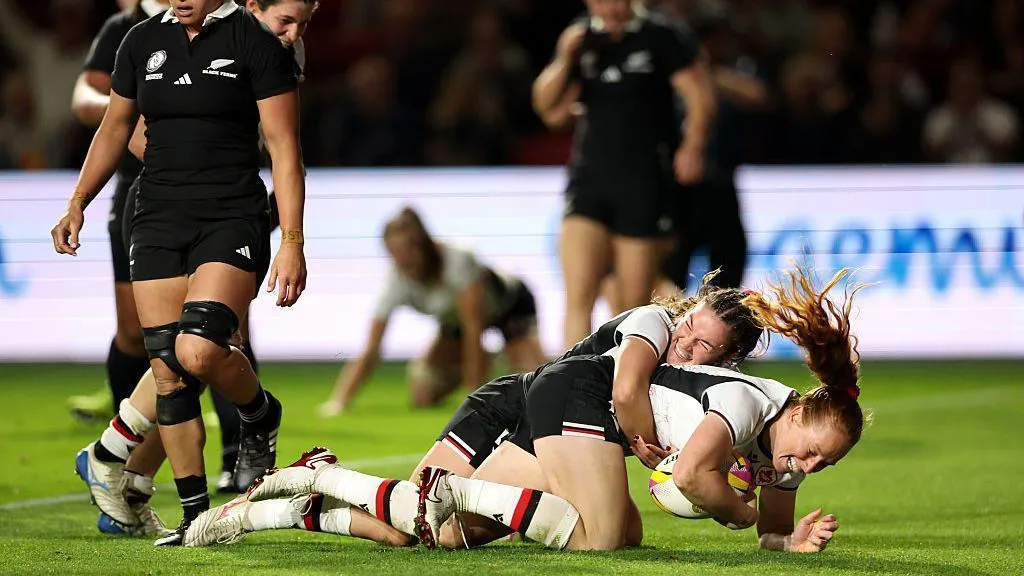 Extraordinary Maple Leaf side overcome Kiwi side to progress to championship match